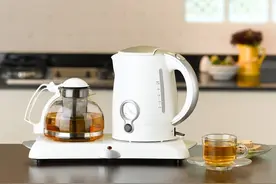 电热水壶烧水，10个家庭9个错了，很多人都不清楚，最好提醒家人图片