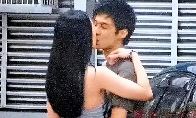 郭晶晶也没想到，79岁公公霍震霆再破天花板，让整个豪门圈沉默了