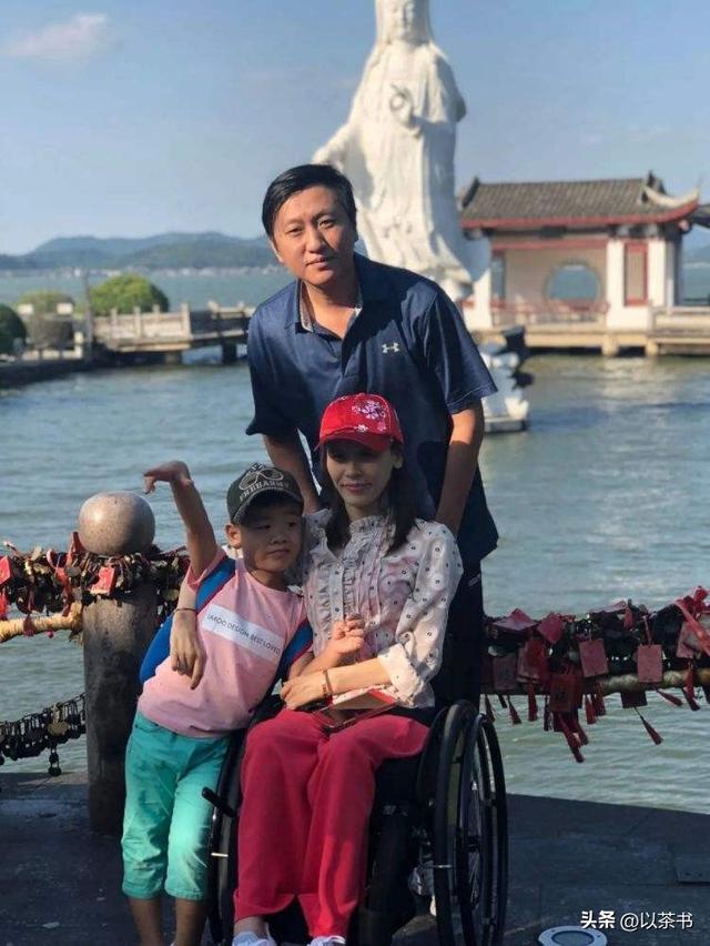 体操名将桑兰现状：瘫痪15年后嫁经纪人，婚后被丈夫和儿子宠上天