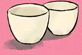 心理学上有一个方法，可以利用"杯子效应"快速测试异性是否喜欢你图片