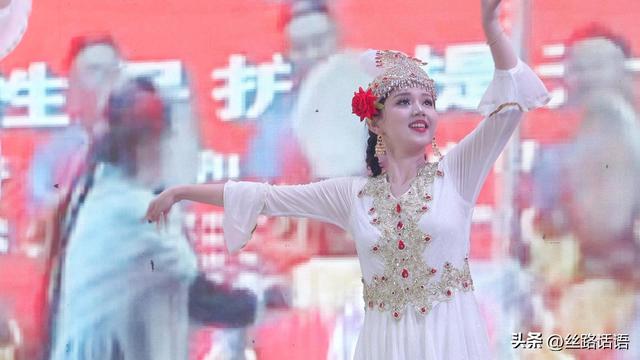 【第三届炒拨拉美食节】新疆舞柔美 胡腾舞豪迈 山丹炒拨拉美食节上演丝路风情“舞林会”