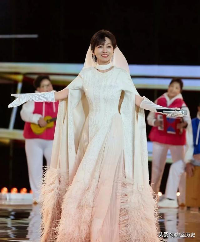 再多钱有什么用？72岁赵雅芝如今现状，给所有中老年人提了个醒