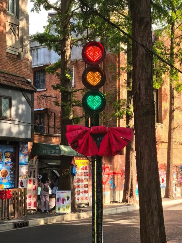 叮！你有一份上海秋日漫步地图待解锁→