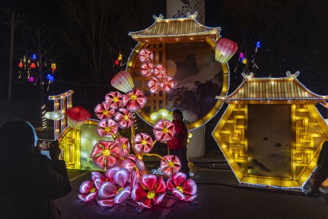 辽宁沈阳：丁香湖非遗灯会精彩震撼 绝对值得打卡