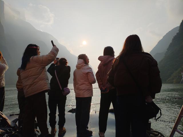 鄂渝行第三天：小红船.瞿塘峡.巫山.神女天路