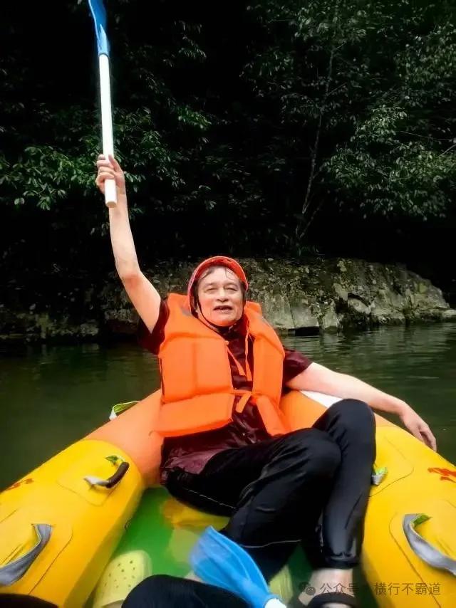 严学章：老兵兵坑漂流记