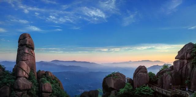 雄石擎苍 气吞寰宇——灵山“雄霸天下”