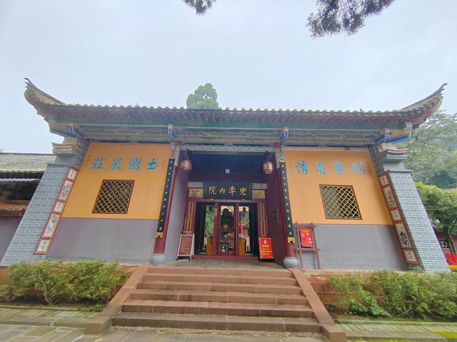 曲靖楚雄纪行之八：狮山古联，道尽帝王身世浮沉