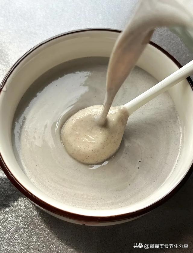 偷偷的豆浆换成了它，肚子瘪了，头发不掉了，连气色都红润了呢！