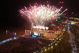音乐+烟花！为期7天！“致敬祖国·唱我岳阳”图片