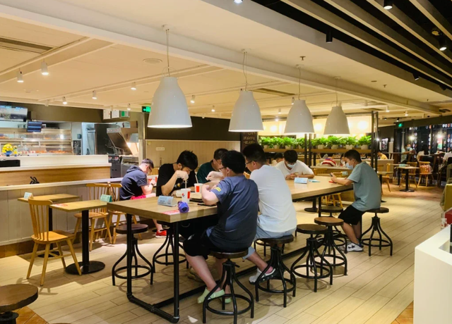 数据惊心！外卖补贴下餐饮堂食营收砍半，这四点让顾客外出堂食