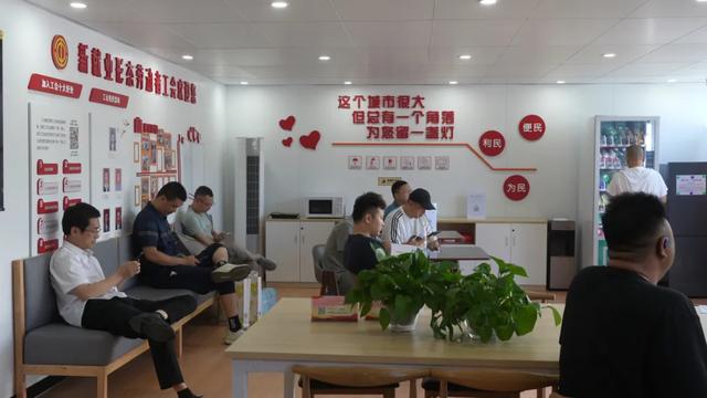 成都首个！景区里的 “司机加油站”，就在→