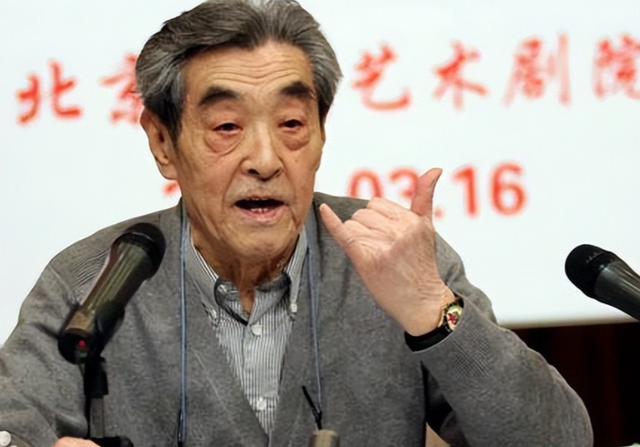 资本家的丑孩子收手吧！长得丑演戏烂，爹妈捧不红 别来祸祸观众了