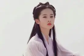 37岁的刘亦菲再度走红，究竟是哪些“无知的”观众在为其买单？图片