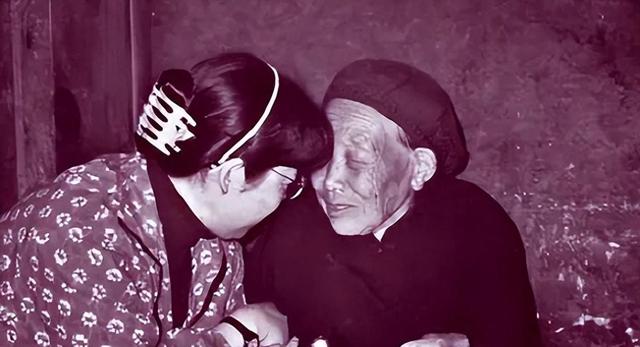 慰安妇幸存者李连春回忆：鬼子一边蹂躏我的身体，一边咬下一块肉