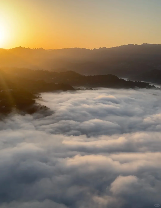 仅25℃！高铁2h直达苗乡秘境，免费峡谷徒步超凉快，纳凉好去处！