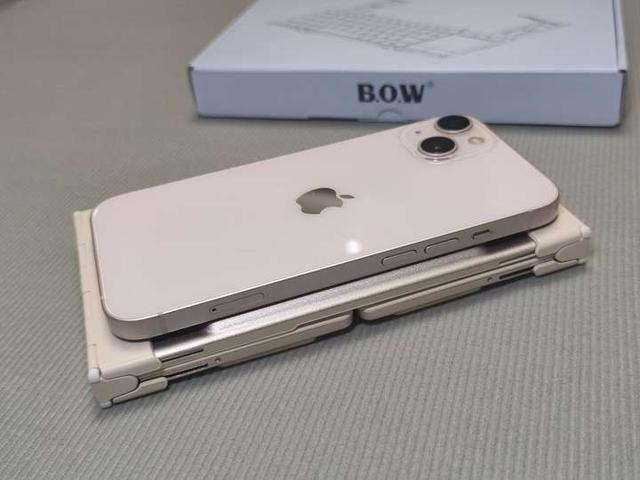 轻盈折叠，畅连三设备，BOW三折叠蓝牙键盘测评