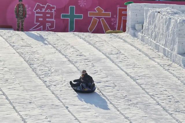 2万㎡超大雪场敞开玩儿!龙潭冰雪节焕新升级→