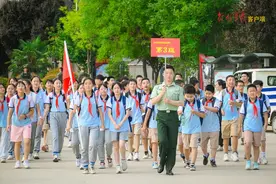 军营开放日丨一路“童”行筑国防图片