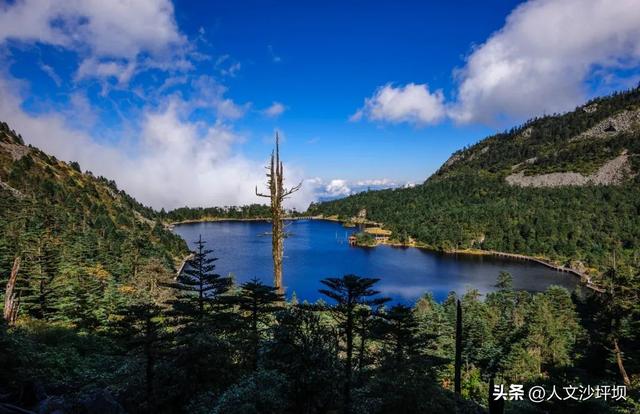 百万职工游巴蜀 | 重庆高铁直达的17℃夏天，高山湖泊 × 温泉瀑布×火把节！趁现在人少赶快冲！