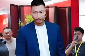 易建联回复令人失望！官网重大消息决策图片