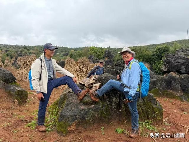 徒步石林蓑衣山、赏水上石林,遇降雨淅淅沥沥,收获特别的体验