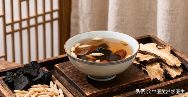 老觉得喉咙卡东西？试试这个滋阴小妙招，给喉咙润一润！
