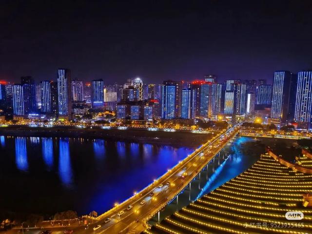 周末就冲！成都出发40min直达浪漫小城，喂海鸥逛古寺！