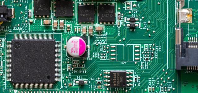 AI算力引爆PCB产业链！扩产潮下这些龙头率先受益