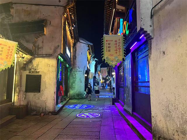 夜游嘉兴月河
