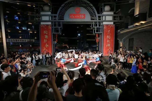 跟着熊猫去狂欢！雅安金秋消费季，千万消费好礼已备齐~