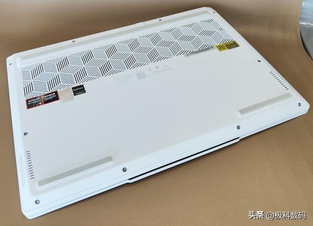 机械革命15X pro暴风雪，使用两个月后真实体验，缺点优点很明显！