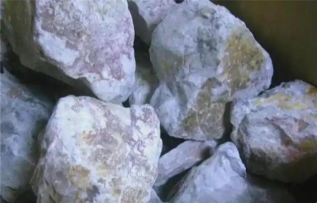 出大事了，又一个中国伙伴倒向美？撕毁合同	，把矛头对准了中国