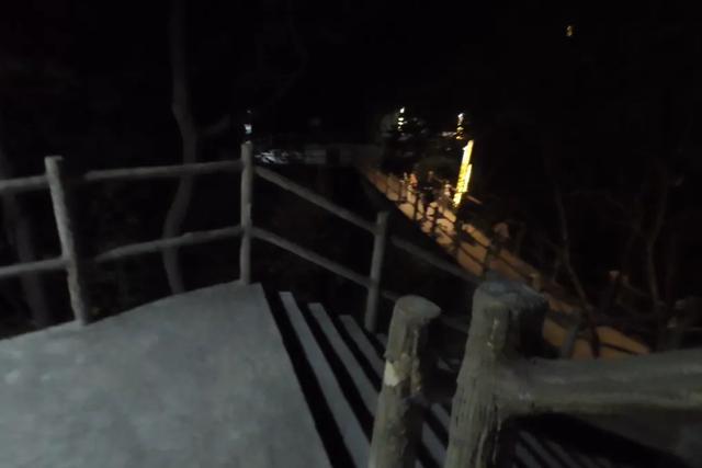 去了一趟华山旅游,发了朋友圈,以为有人点赞,结果尴尬了!