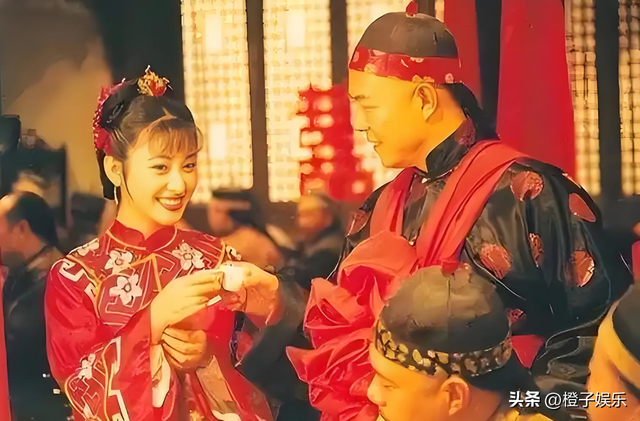 她是军艺校花，被大25岁张铁林抛弃后，为何又嫁给著名的“坏蛋”