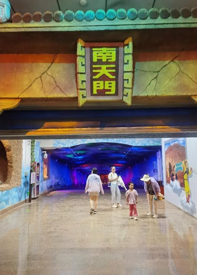 游新疆中国热极火焰山