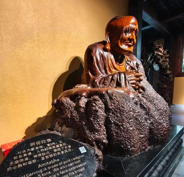 参观根宫佛国博物馆