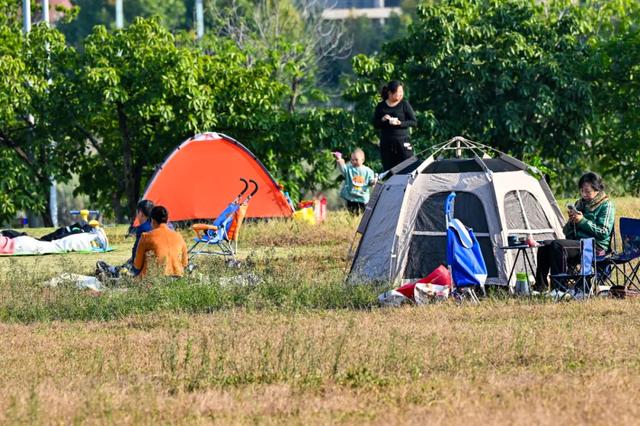 周末晒太阳！这几地有湖水+草坪+1h可达