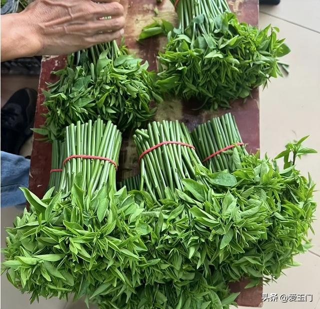 冬至过后使劲吃，一清肝排毒、二助眠、三护眼	，清新脆嫩，别错过