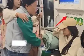 过分！上海地铁女子拿包占座后续：更多细节被爆，疑似本人回应了图片
