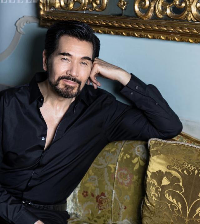 钱再多有什么用？64岁费翔不婚不育，终究为他“年少轻狂”买了单