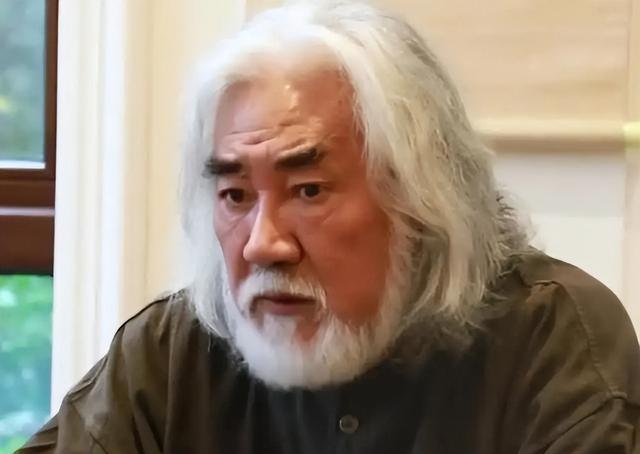 拔出萝卜带出泥，张纪中再迎噩耗，转移财产是冰山一角，麻烦大了