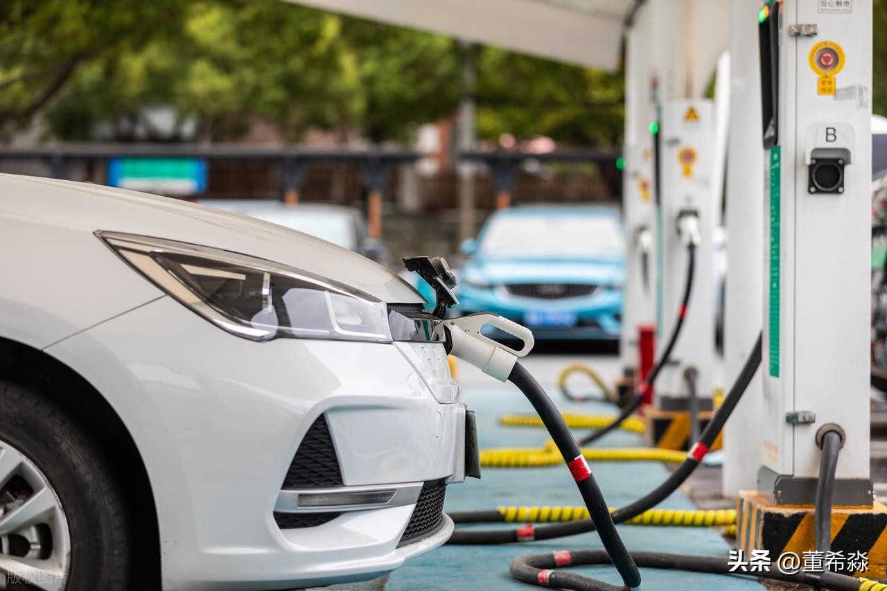 2026年新能源汽车购置税调整_中国新能源汽车购置税减半政策_新能源汽车