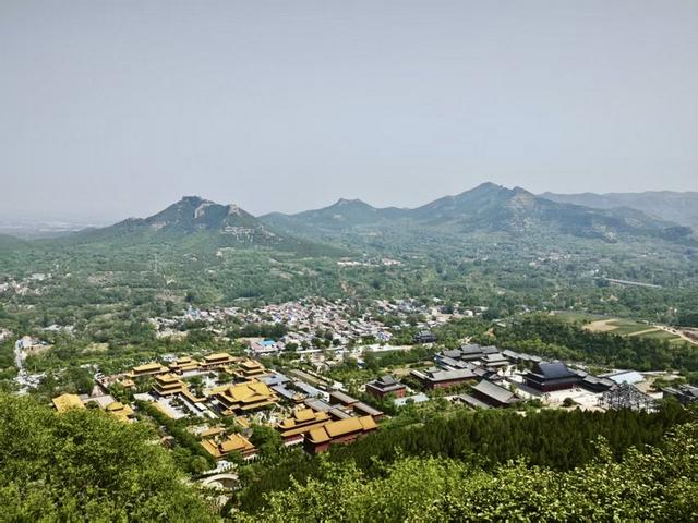 游览青州市知名景点龙兴寺