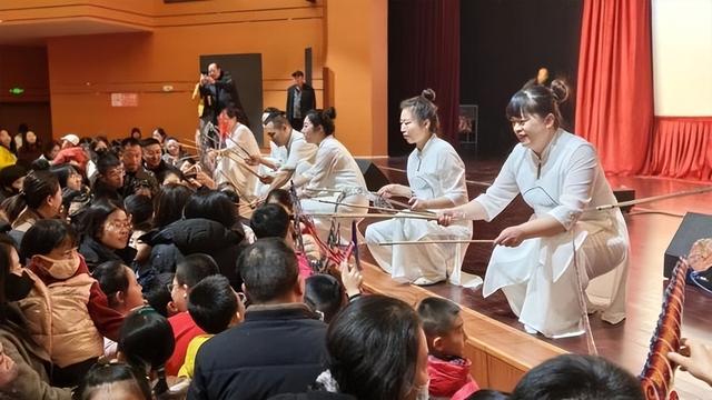 陕西渭南创新皮影戏《惩恶扬善小哪吒》赴甘交流