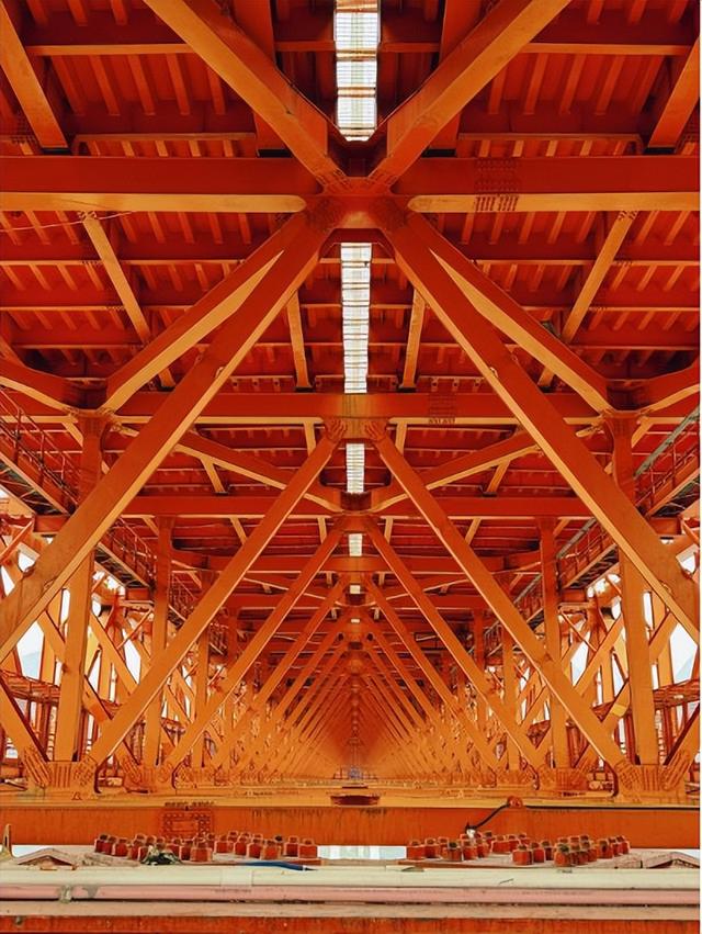 爬山人的旅行终点，是有126万座山的贵州？