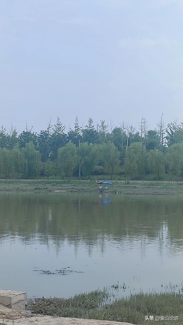 郑州的雨并不都是强降雨，是分散性的，只有个别地方有积水的情况