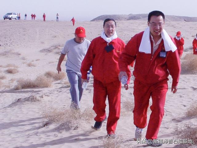 2007年塔西南柯克亚作业区登山活动。