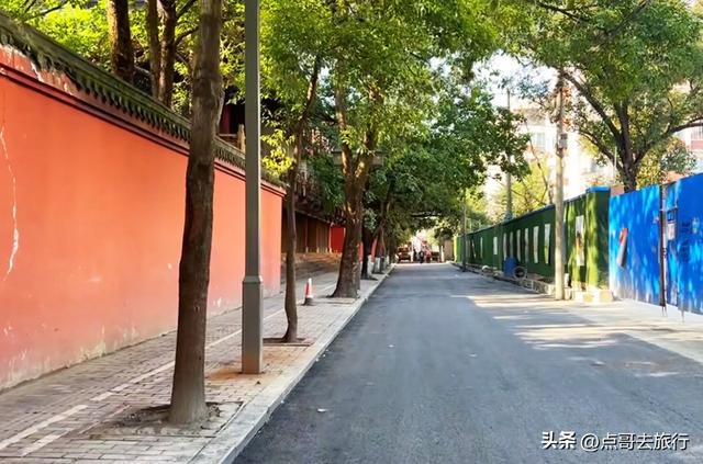 成都闹市中心神秘小庙，“似庙非庙”的烟火气，吃斋饭仅需8元！