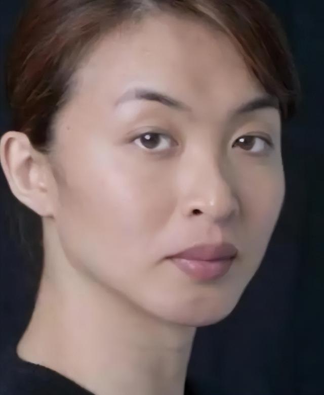逃亡海外半年后	，58岁金星近照曝光，憔悴模样令人唏嘘
